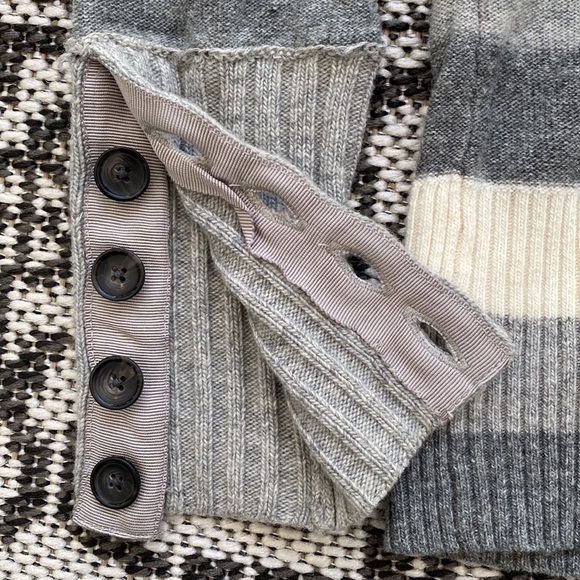 Y2K Banana Republic Cashmere Blend Striped Sweater. Size XS - Picture 9 of 9